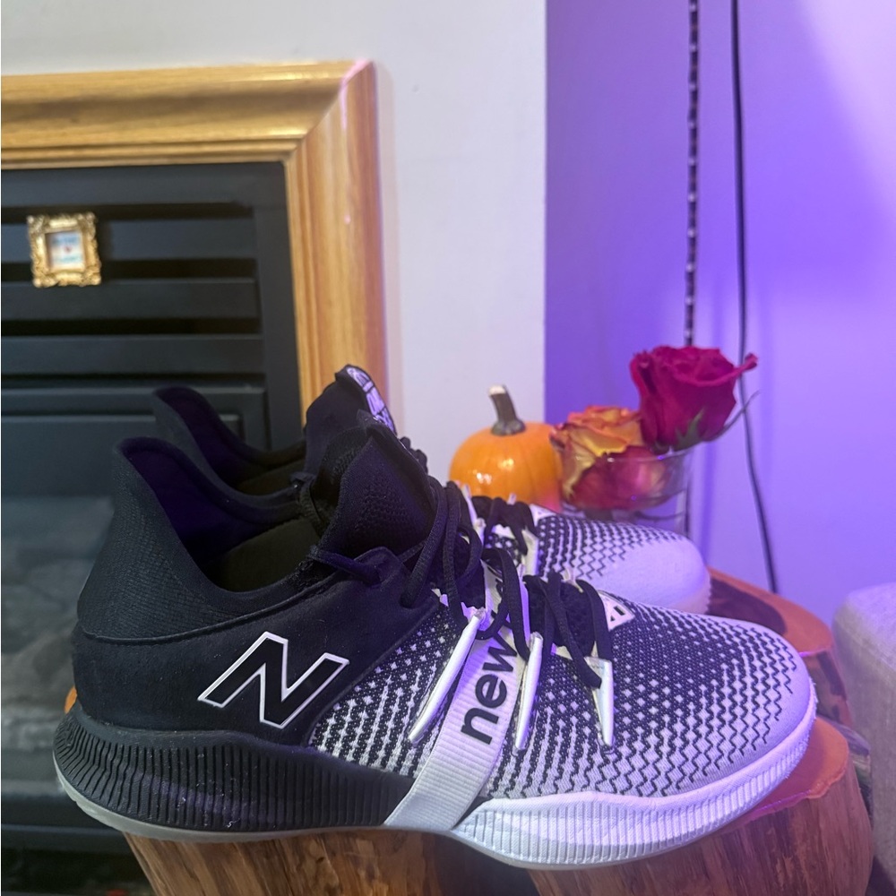 New Balance Basketball shoes. The OMN1S by new balance men’s size 10